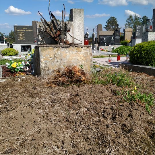 Náhrobek rodiny Pospíšilovy