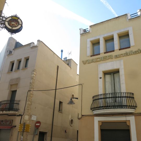 Cases bessones al carrer de l'Hospital