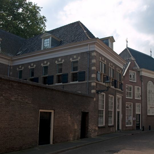 Groote Sociëteit, westvleugel