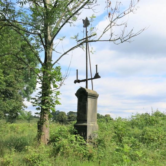 Kříž naproti domu 29 v Mikulášovicích