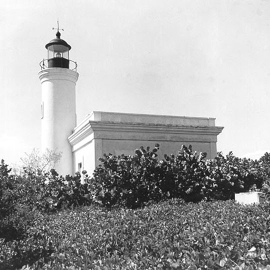 Cardona Island Light