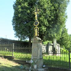 Kříž pod zaniklým kostelem v Brtníkách