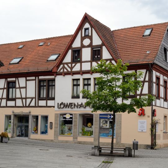 Wohn- und Geschäftshaus