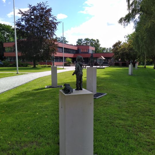 Skulpturengruppe am Rathaus Sande