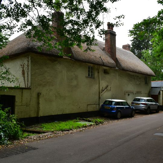 Holmbush Cottage