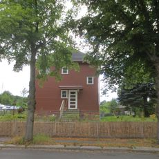 Wohnhaus (mit zwei Hausnummern) mit Garten Burgstädter Straße 7; 7a