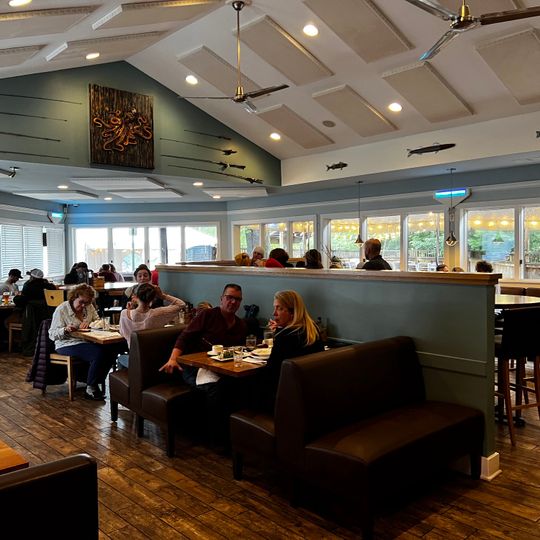 Lures Bar and Grill