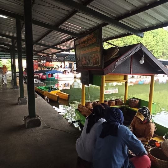 Lembang Floating Market