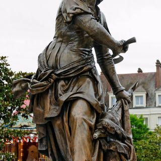 Statue of Jeanne Hachette