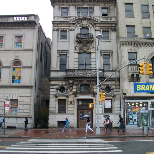 Old Jamaica Savings Bank Building