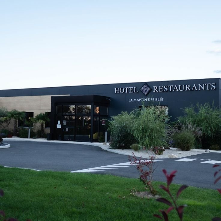 Le Bouche à Oreille