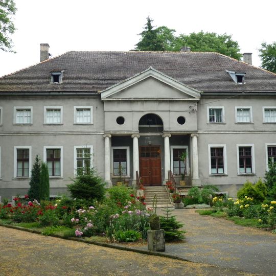 Pałac w Sławnikowicach