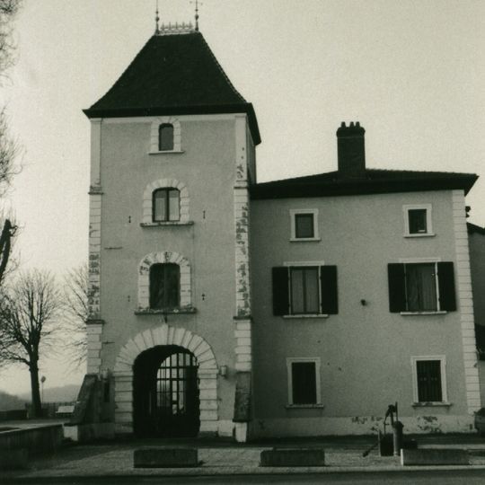 Sainte-Croix Castle