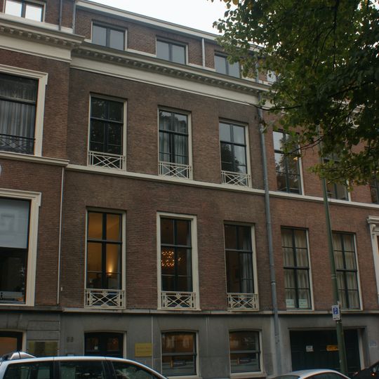 Statig woonhuis van harmonische architectuur