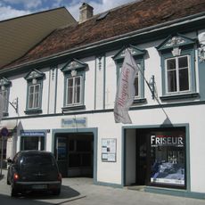 Wohn- und Geschäftshaus