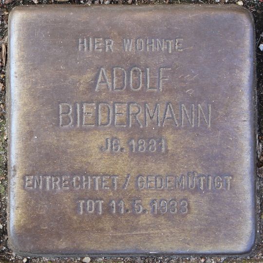 Stolperstein en memoria de Adolf Biedermann