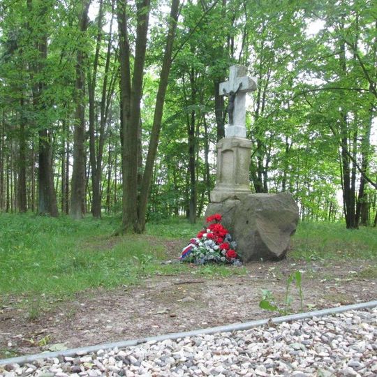 Kříž východně od Měcholup