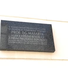 Pamětní deska Tomáše Garrigua Masaryka v Pelhřimově