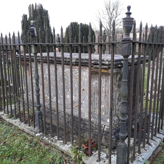 Paine Chest Tomb 6 Yards South West Of Corner Of Church Of St Laurence