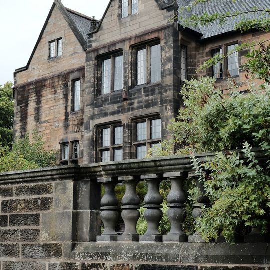 124 Springkell Avenue