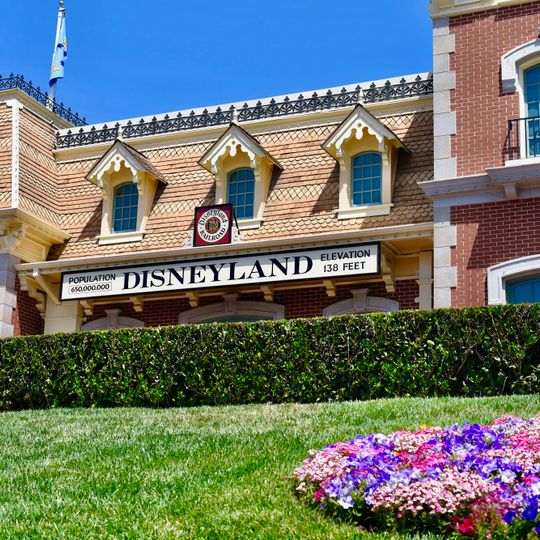 Anaheim Desert Inn and Suites