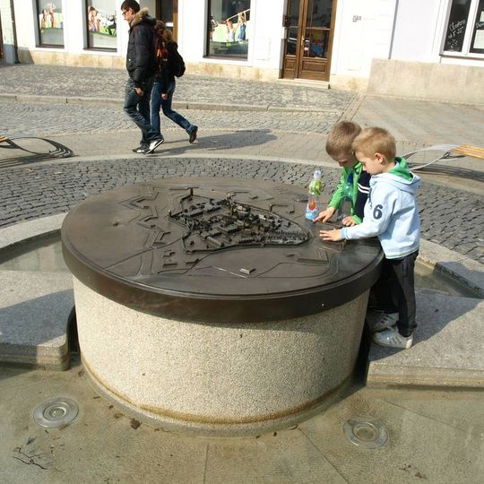 Kašna s modelem Uherského Hradiště na Masarykově náměstí