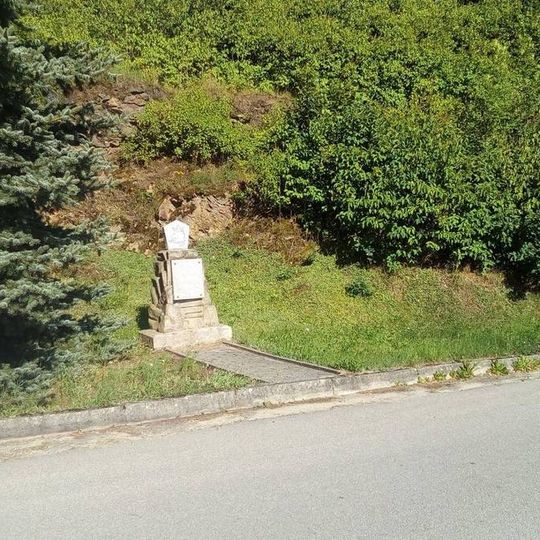 Pomník obětem světových válek v Kostelní Radouni