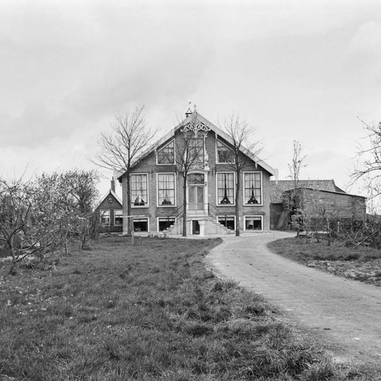 Weijland 26, Nieuwerbrug