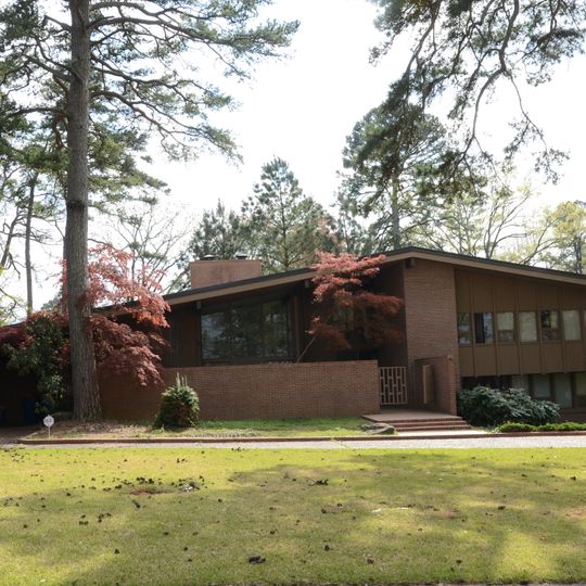 Sam and Shirley Strauss House