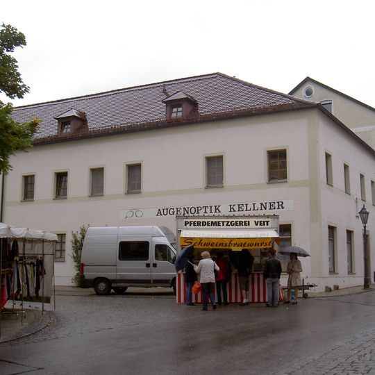 Wohn- und Geschäftshaus