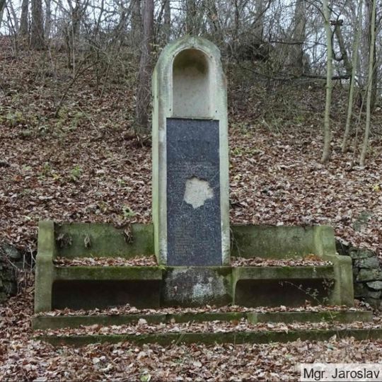 Pomník obětem 1. světové války v zámeckém parku Krásný Dvůr