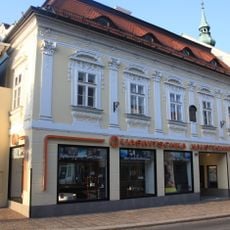 Wohn- und Geschäftshaus