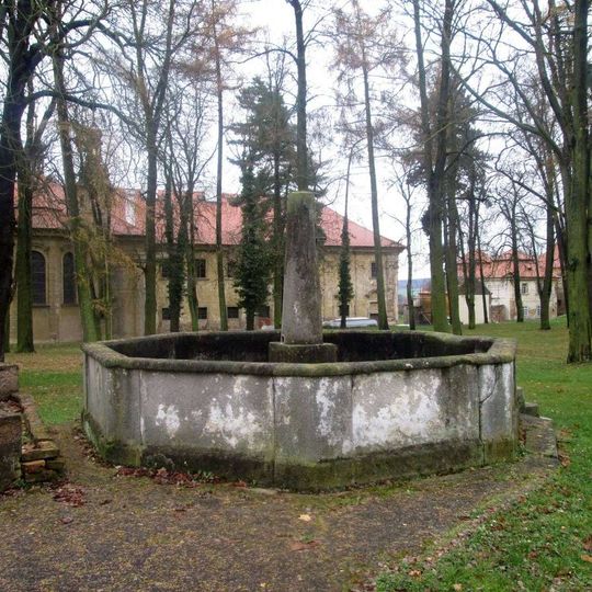 Kašna v Chotěšově u kláštera
