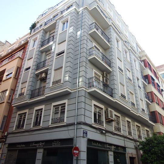 Edificio en calle de Huesca 6, Valencia