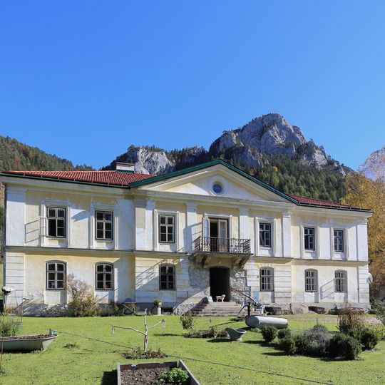 Ehem. Hammerherrenhaus mit Wirtschaftsgebäude