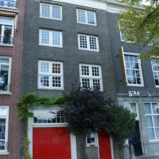Pakhuis, zijvleugel van het pakhuis lange ijzerenbrugstraat 10, met lijstgevel