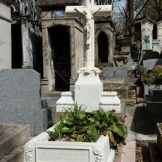 Grave of Marchand et Terre