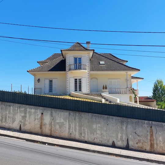 Casa na Rua Maria e Oliveira