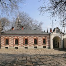 Корпус служб Знаменского монастыря (Тверской)