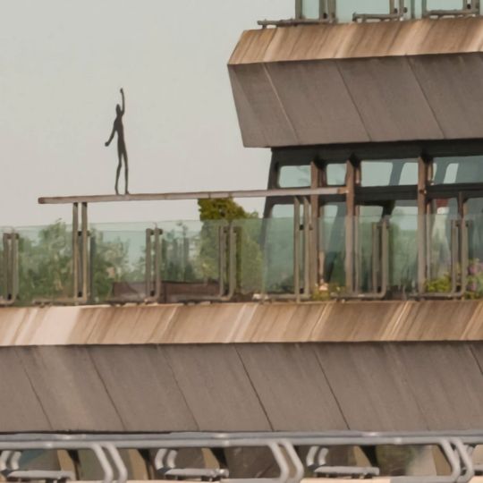 Der Mensch zwischen Himmel und Erde