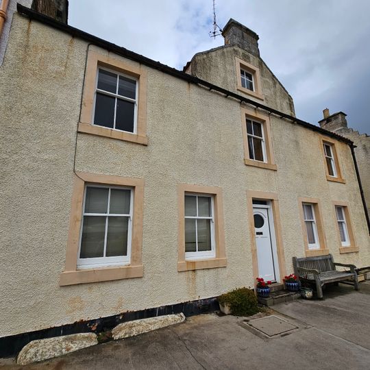 Pittenweem, 9 West Shore