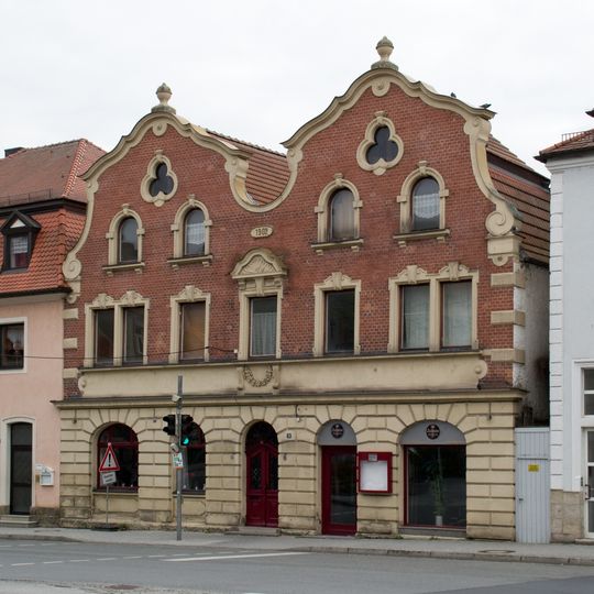 Wohn- und Geschäftshaus