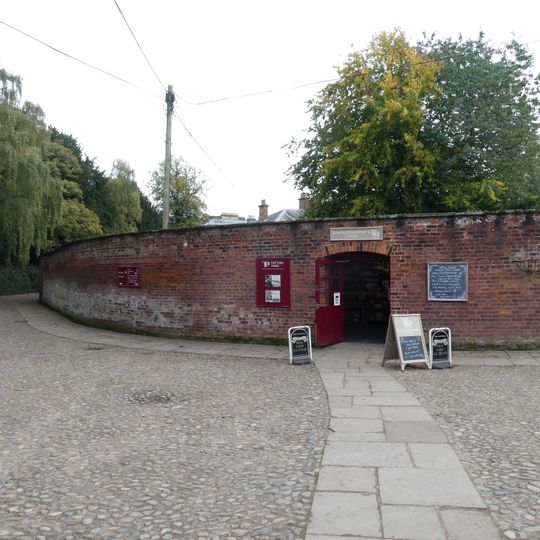 Walls to Service Court Tatton Hall