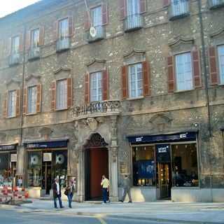Palazzo Riva (Via Pretorio)