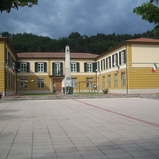 Monumento ai caduti di Fornaci di Barga