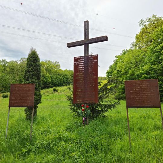 Památník U Zabitého u silnice na Beroun západně od Vráže