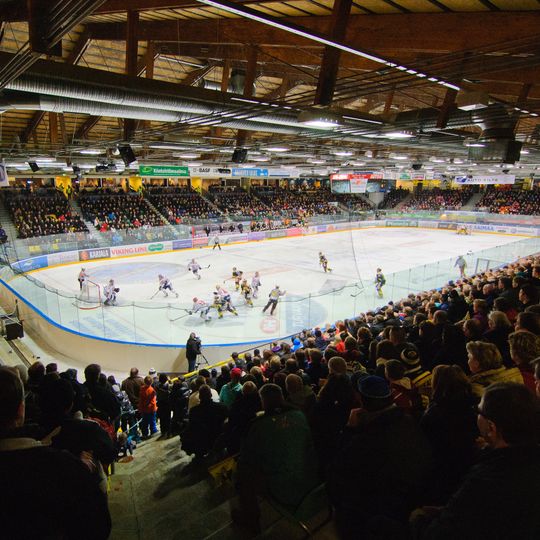 Kisapuiston jäähalli