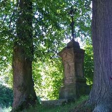 Kříž nad silnicí z Semil do Bítouchova