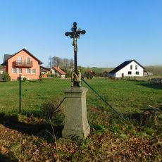 Kříž na křižovatce na jižním okraji Dobrohostova