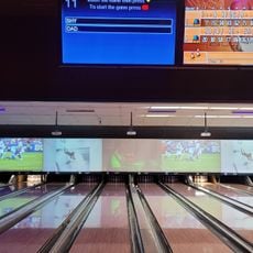 Bowlero Visalia